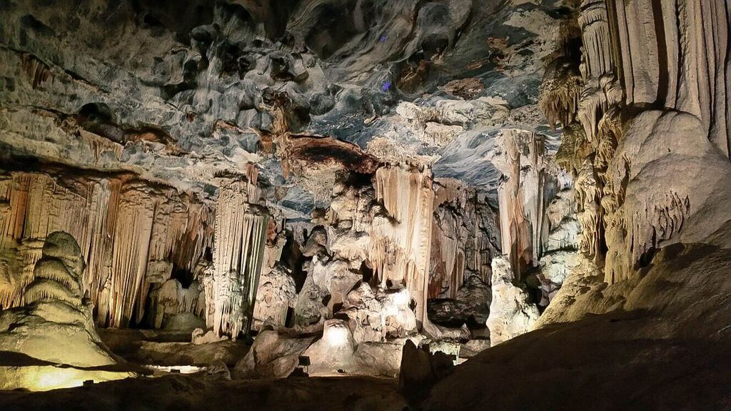 Cango Caves - Exploring Oudtshoorn